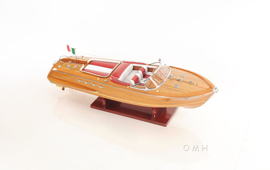 Aquarama Medium Model Ship