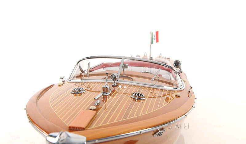 Aquarama Medium Model Ship