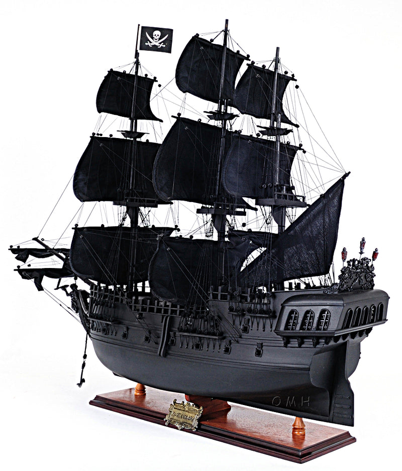 Pirate ships - Black Pearl, the most famous and the most recent ! -  Yachting Art Magazine