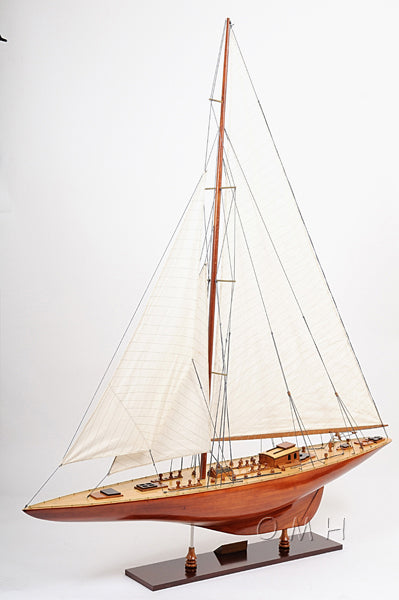 Endeavour XL Model Ship