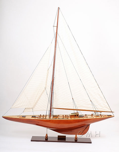 Endeavour XL Model Ship