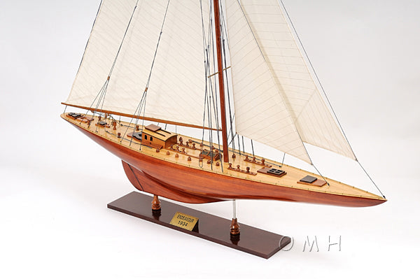 Endeavour XL Model Ship