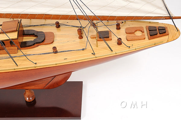 Endeavour XL Model Ship